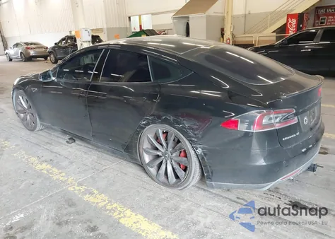 2013 Tesla Model S Performance z USA, uszkodzony, nr VIN 5YJSA1DP0DFP21364